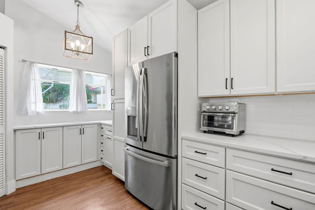 944 Dickens Place, West Palm Beach, FL 33411