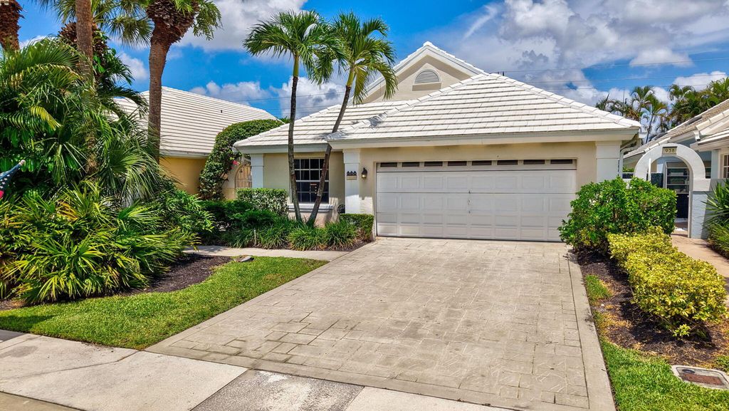 944 Dickens Place, West Palm Beach, FL 33411