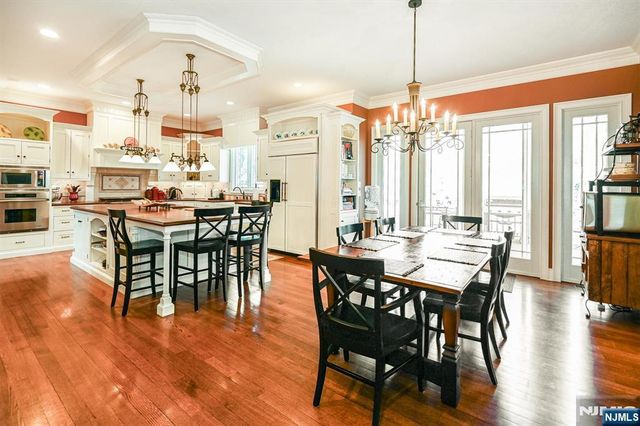 506 Julie Court, Wyckoff, NJ 07481