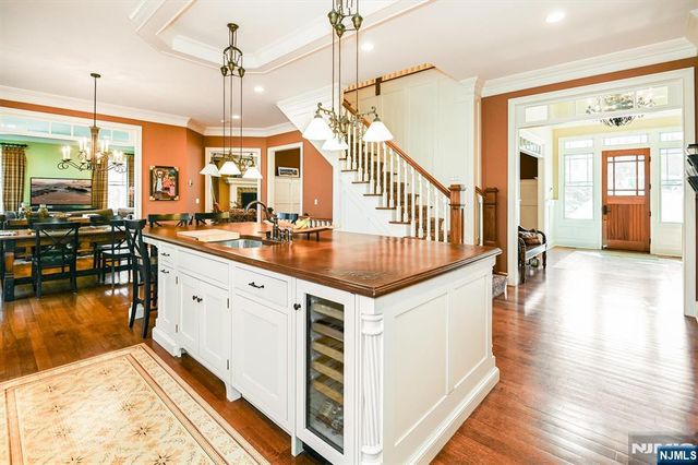 506 Julie Court, Wyckoff, NJ 07481