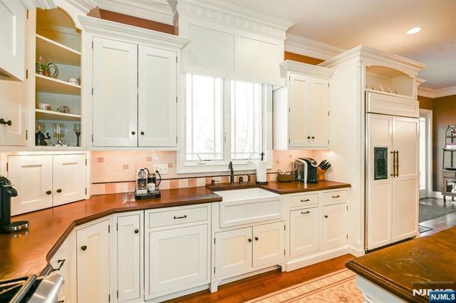 506 Julie Court, Wyckoff, NJ 07481