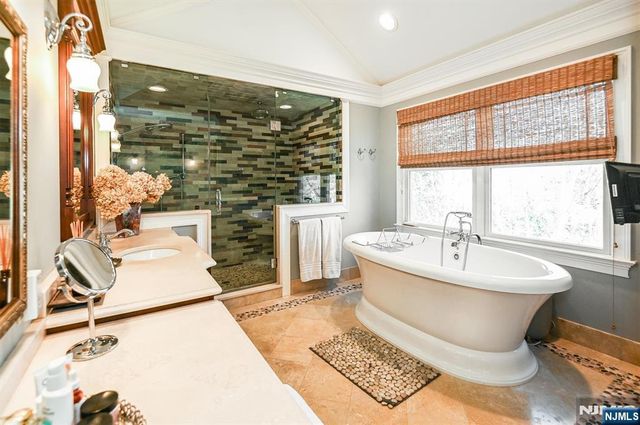 506 Julie Court, Wyckoff, NJ 07481