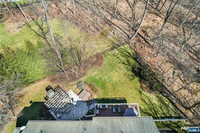 506 Julie Court, Wyckoff, NJ 07481