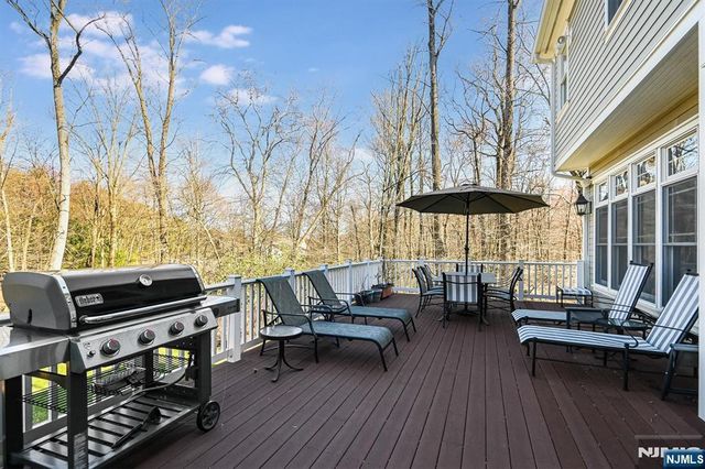 506 Julie Court, Wyckoff, NJ 07481