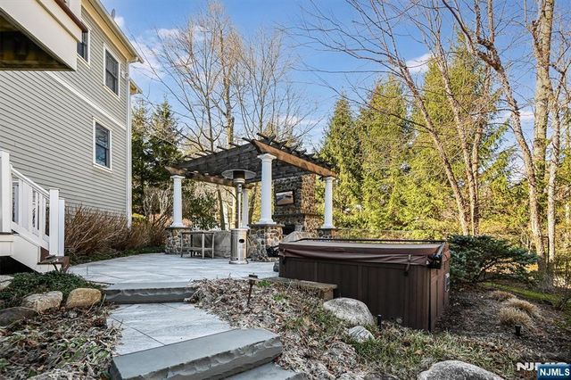 506 Julie Court, Wyckoff, NJ 07481