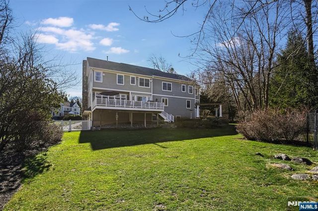 506 Julie Court, Wyckoff, NJ 07481