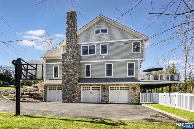 506 Julie Court, Wyckoff, NJ 07481