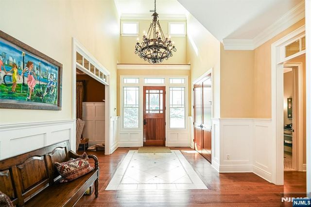 506 Julie Court, Wyckoff, NJ 07481