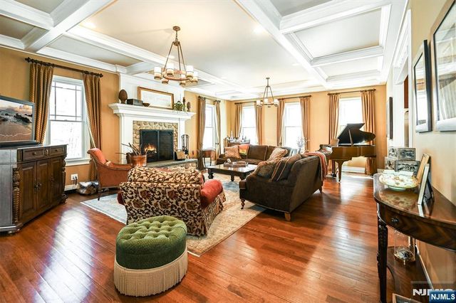 506 Julie Court, Wyckoff, NJ 07481