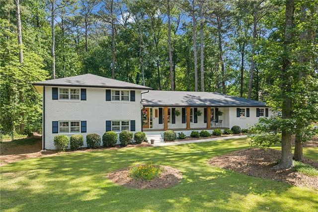 5020 Mountclaire Road, Smoke Rise, GA 30087