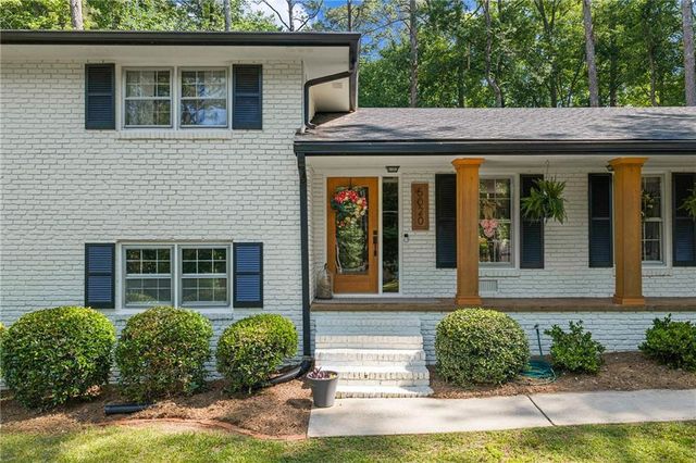 5020 Mountclaire Road, Smoke Rise, GA 30087