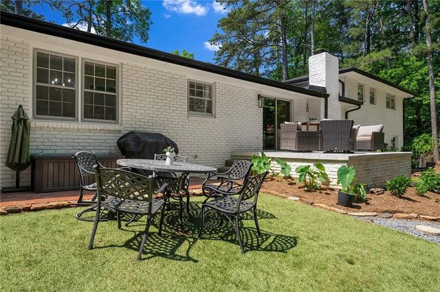 5020 Mountclaire Road, Smoke Rise, GA 30087