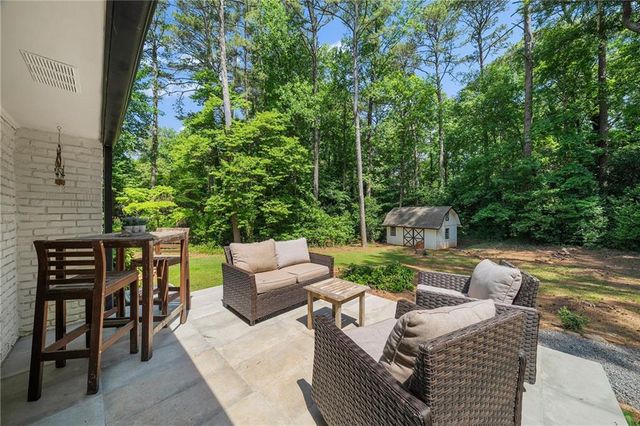 5020 Mountclaire Road, Smoke Rise, GA 30087