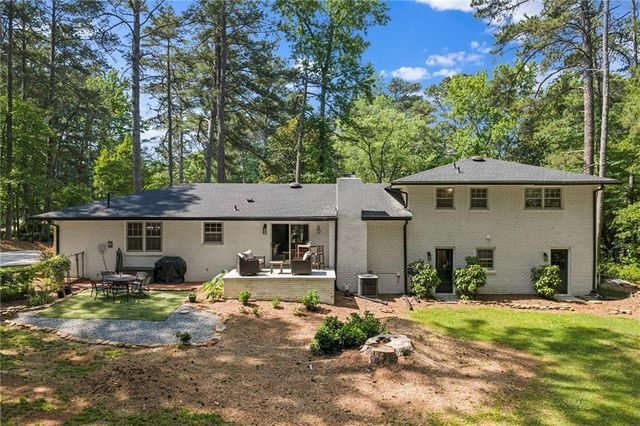 5020 Mountclaire Road, Smoke Rise, GA 30087