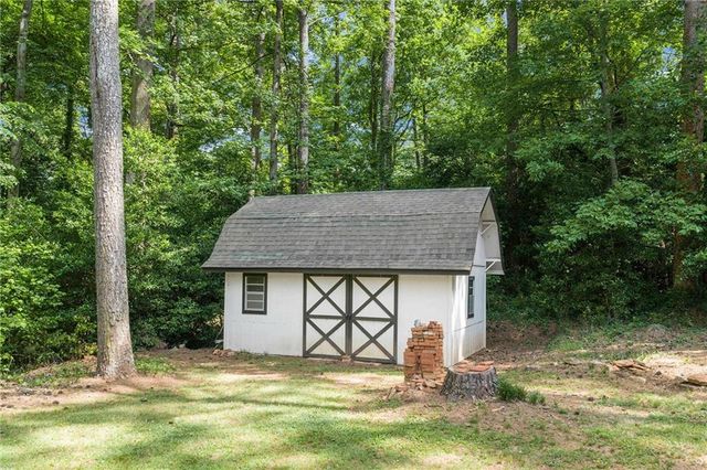 5020 Mountclaire Road, Smoke Rise, GA 30087
