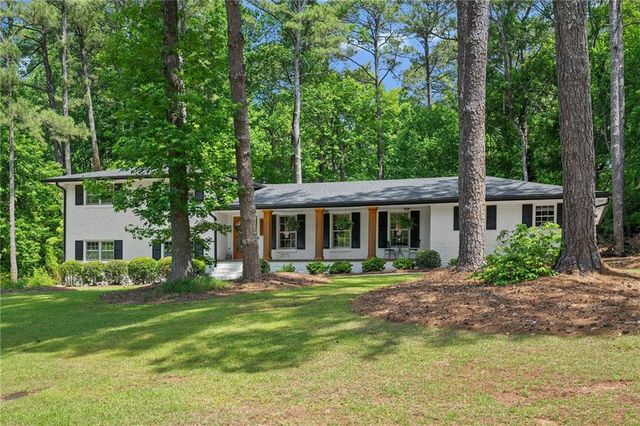 5020 Mountclaire Road, Smoke Rise, GA 30087