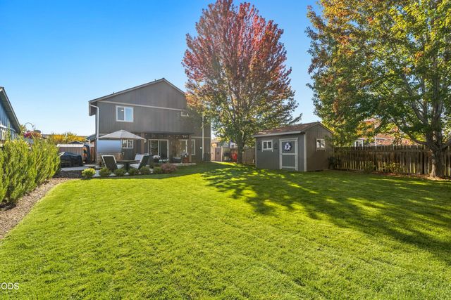 3060 NE Yellow Ribbon Drive, Bend, OR 97701