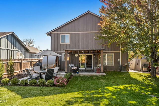 3060 NE Yellow Ribbon Drive, Bend, OR 97701
