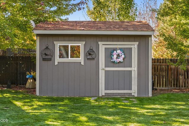 3060 NE Yellow Ribbon Drive, Bend, OR 97701
