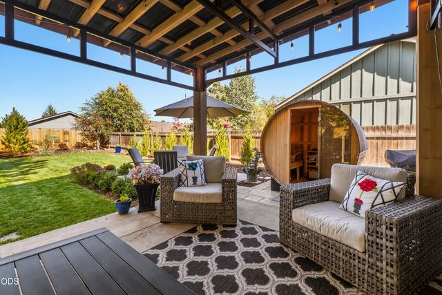 3060 NE Yellow Ribbon Drive, Bend, OR 97701