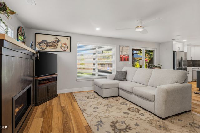 3060 NE Yellow Ribbon Drive, Bend, OR 97701