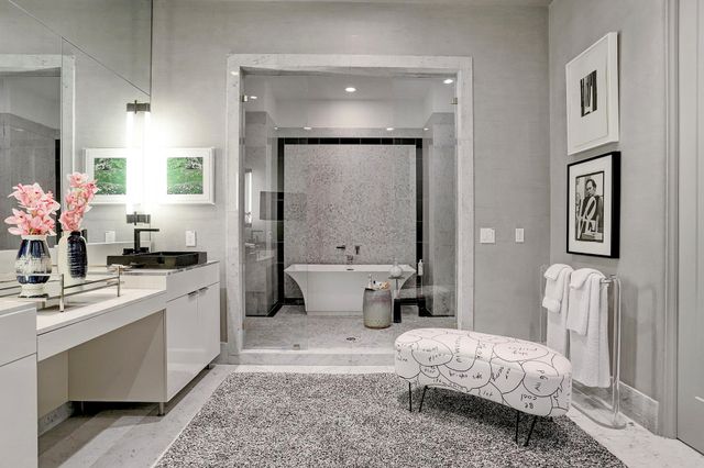 5521 Fairdale Lane, Houston, TX 77056