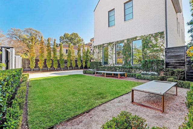 5521 Fairdale Lane, Houston, TX 77056