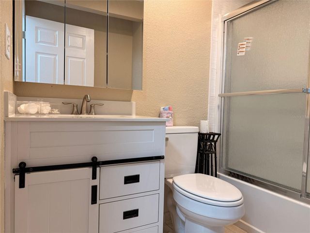 1605 CLUB CIRCLE 1605, Lakeshore, FL 33854