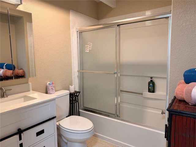 1605 CLUB CIRCLE 1605, Lakeshore, FL 33854