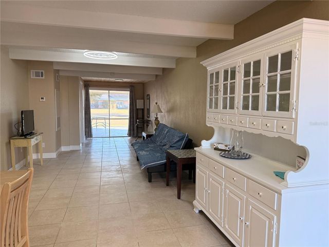 1605 CLUB CIRCLE 1605, Lakeshore, FL 33854