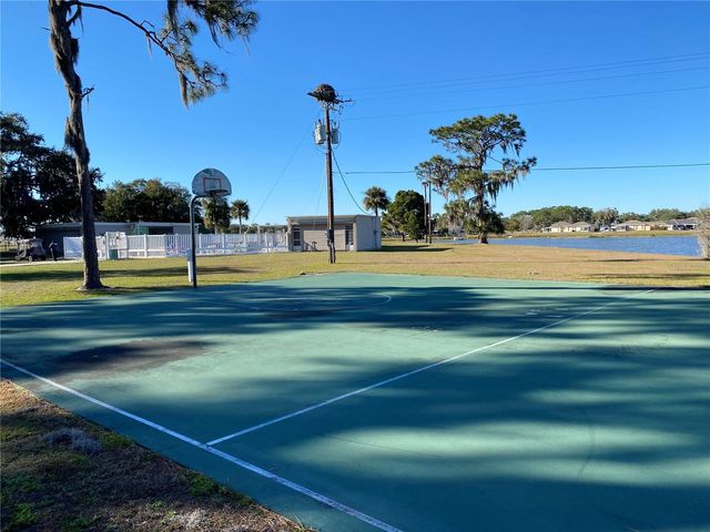 1605 CLUB CIRCLE 1605, Lakeshore, FL 33854