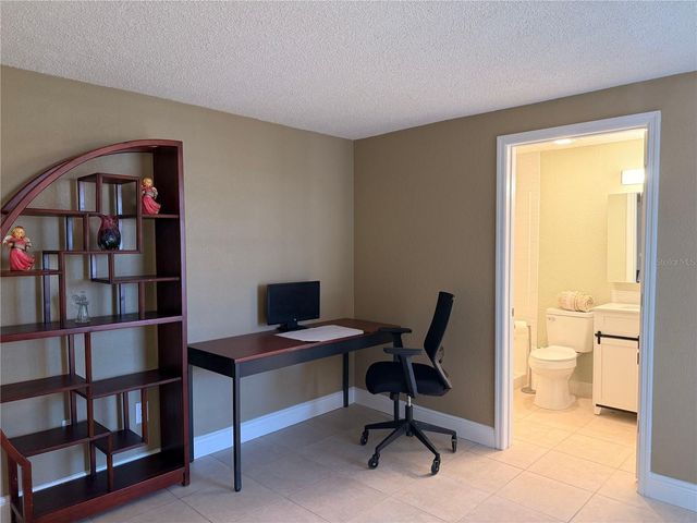 1605 CLUB CIRCLE 1605, Lakeshore, FL 33854