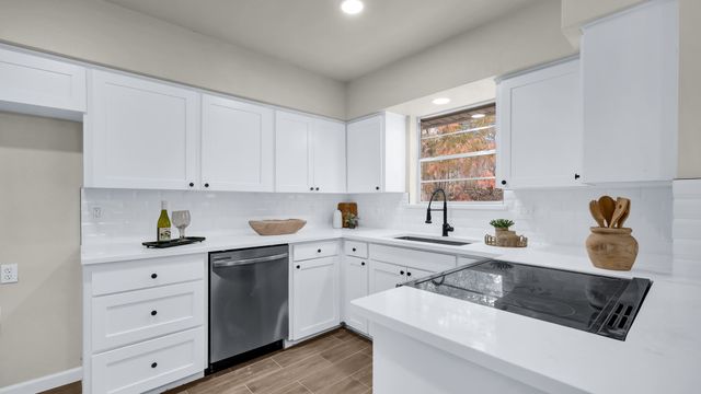 905 Pontiac Court, Arlington, TX 76013