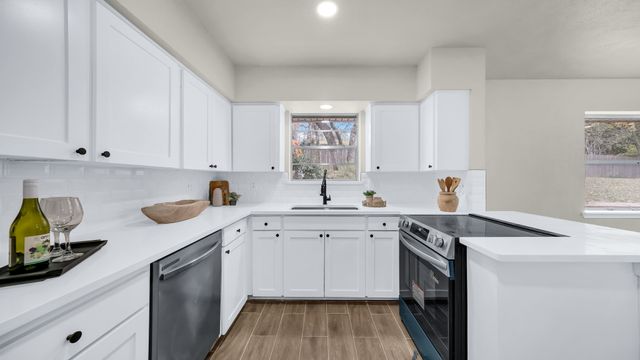 905 Pontiac Court, Arlington, TX 76013