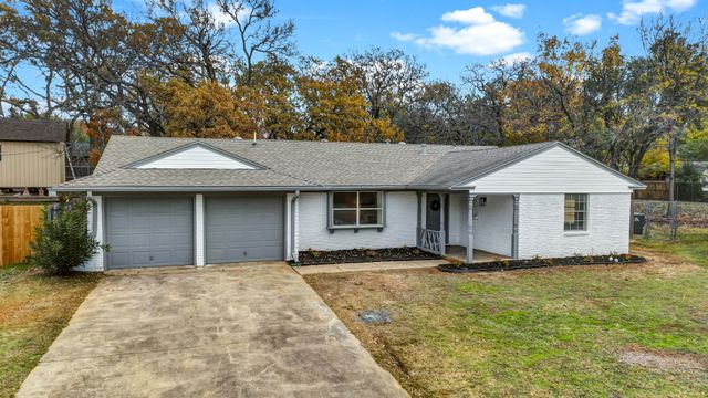 905 Pontiac Court, Arlington, TX 76013
