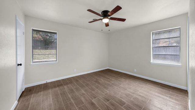 905 Pontiac Court, Arlington, TX 76013