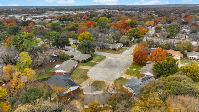 905 Pontiac Court, Arlington, TX 76013