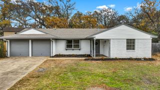 905 Pontiac Court, Arlington, TX 76013