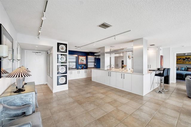 3100 NE 48th Street 617, Fort Lauderdale, FL 33308