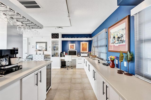 3100 NE 48th Street 617, Fort Lauderdale, FL 33308