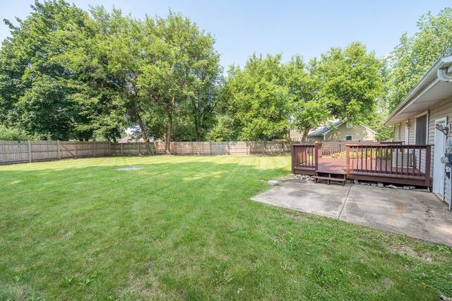 542 S 14th Street, St. Charles, IL 60174