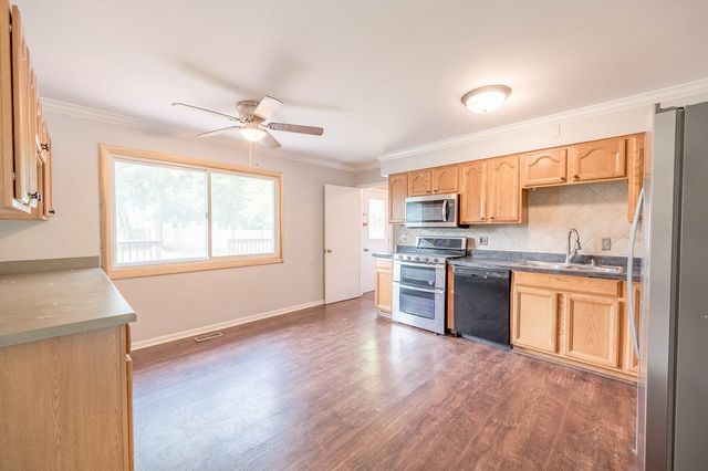 542 S 14th Street, St. Charles, IL 60174