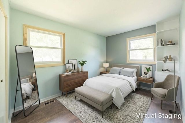 542 S 14th Street, St. Charles, IL 60174