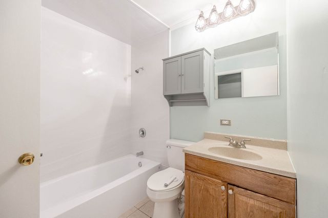 542 S 14th Street, St. Charles, IL 60174