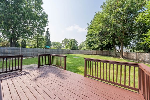 542 S 14th Street, St. Charles, IL 60174