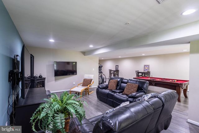 6486 PARK FOREST CIR, Elkridge, MD 21075