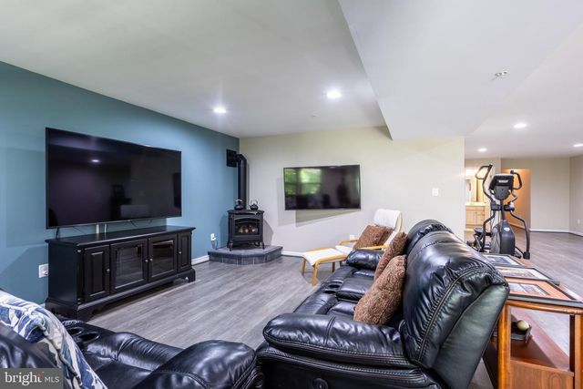 6486 PARK FOREST CIR, Elkridge, MD 21075