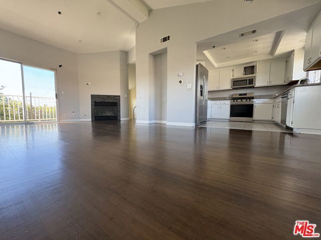 741 Venice Way 7, Inglewood, CA 90302