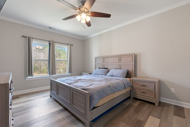 5702 Fox Haven Dr, Nunnelly, TN 37137