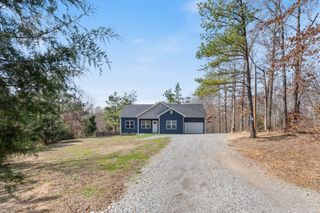 5702 Fox Haven Dr, Nunnelly, TN 37137